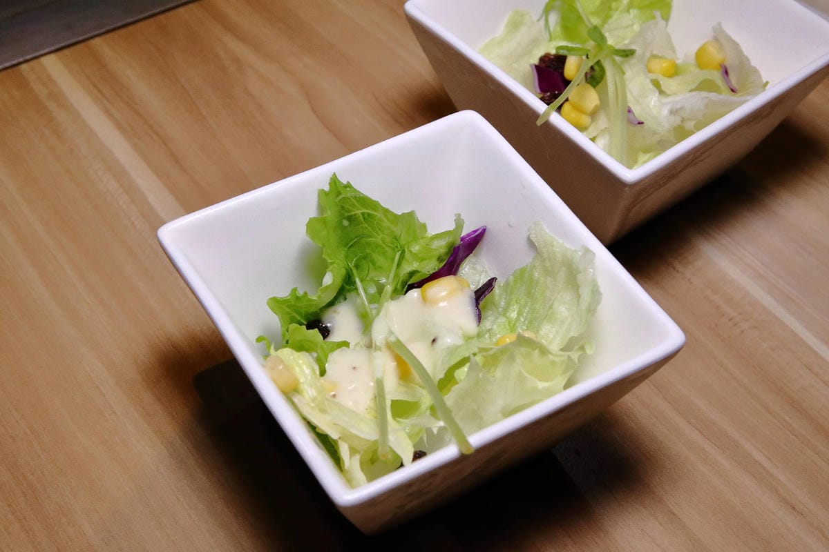 【食。中和】easy 鐵板料理．火鍋〜日式火鍋&鐵板燒，兩個願望一次滿足！高級鐵板燒料理卻平價又美味，自助吧/冰淇淋/飲品無限供應(已歇業)