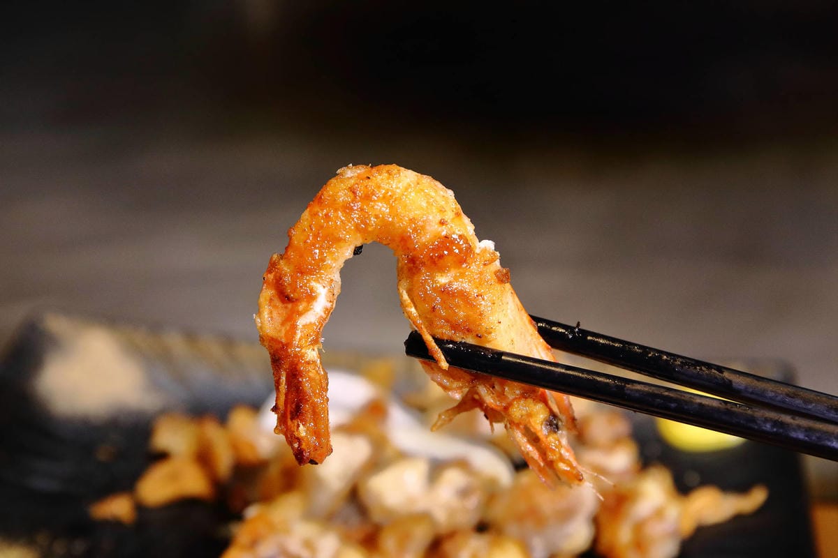 【食。中和】easy 鐵板料理．火鍋〜日式火鍋&鐵板燒，兩個願望一次滿足！高級鐵板燒料理卻平價又美味，自助吧/冰淇淋/飲品無限供應(已歇業)