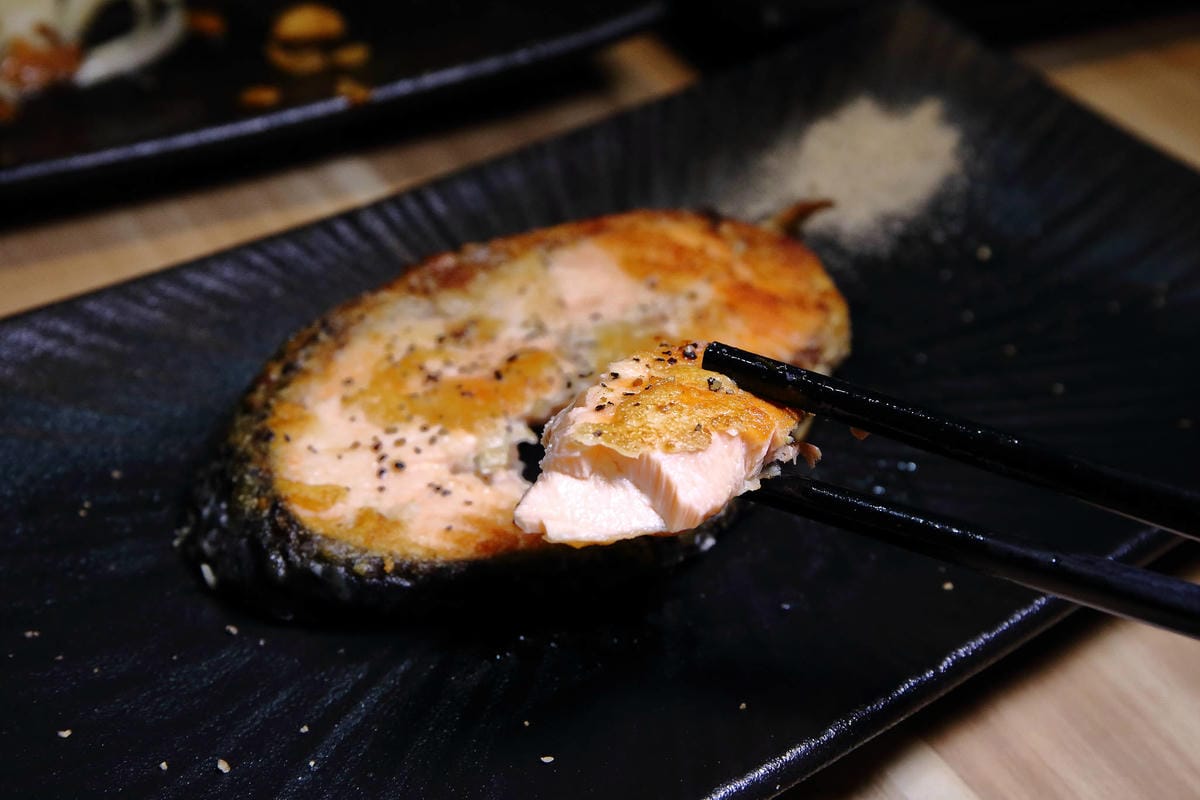 【食。中和】easy 鐵板料理．火鍋〜日式火鍋&鐵板燒，兩個願望一次滿足！高級鐵板燒料理卻平價又美味，自助吧/冰淇淋/飲品無限供應(已歇業)