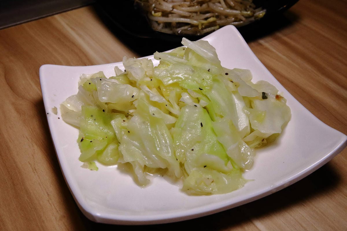 【食。中和】easy 鐵板料理．火鍋〜日式火鍋&鐵板燒，兩個願望一次滿足！高級鐵板燒料理卻平價又美味，自助吧/冰淇淋/飲品無限供應(已歇業)