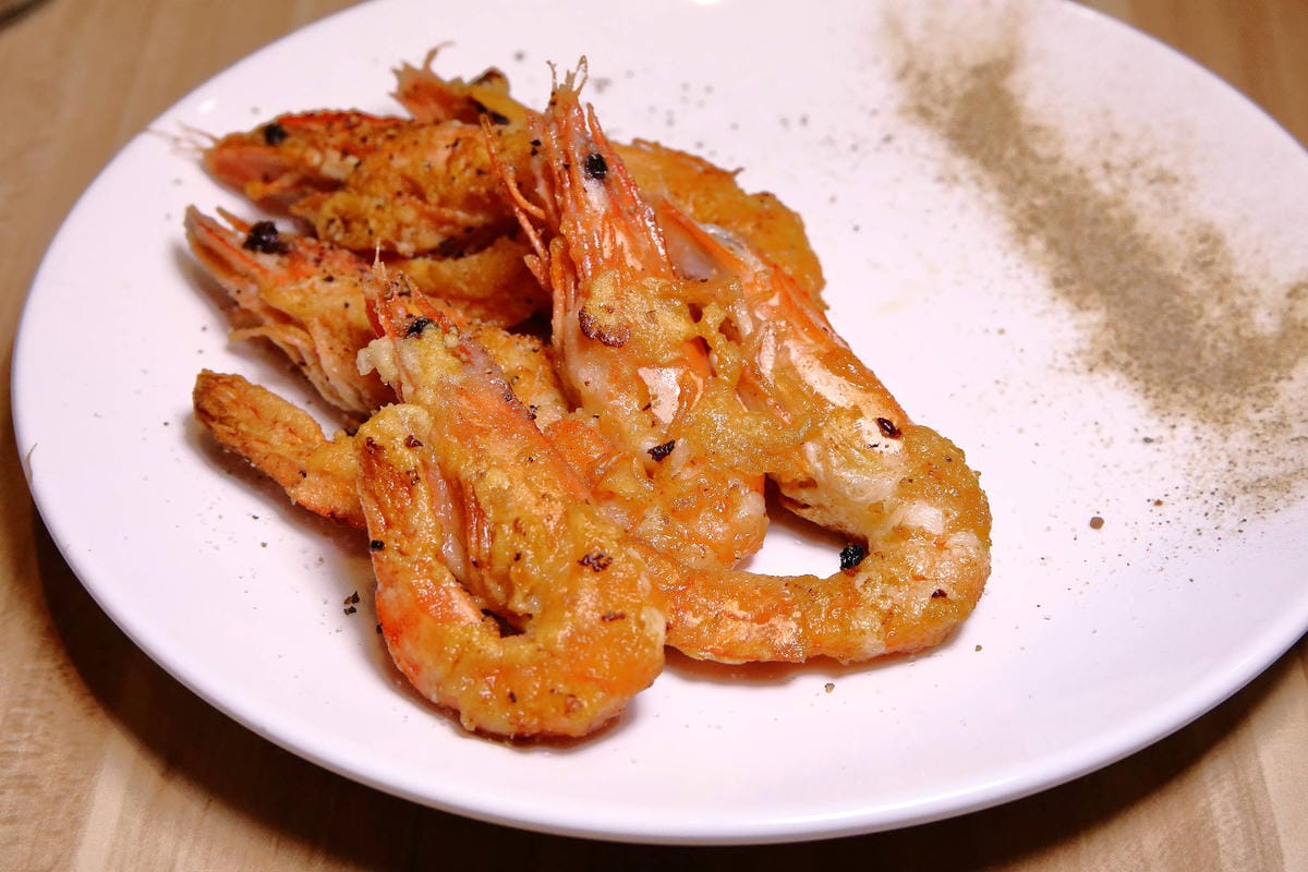 【食。中和】easy 鐵板料理．火鍋〜日式火鍋&鐵板燒，兩個願望一次滿足！高級鐵板燒料理卻平價又美味，自助吧/冰淇淋/飲品無限供應(已歇業)