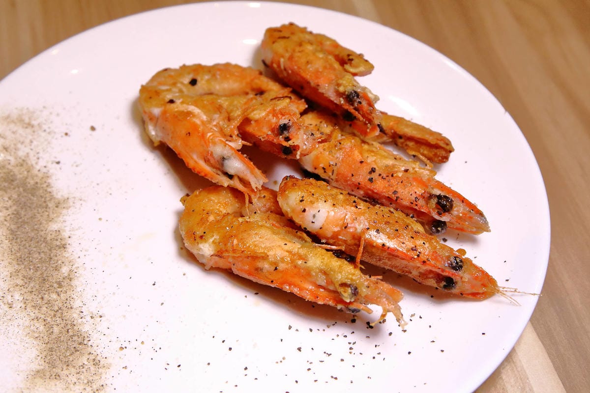 【食。中和】easy 鐵板料理．火鍋〜日式火鍋&鐵板燒，兩個願望一次滿足！高級鐵板燒料理卻平價又美味，自助吧/冰淇淋/飲品無限供應(已歇業)