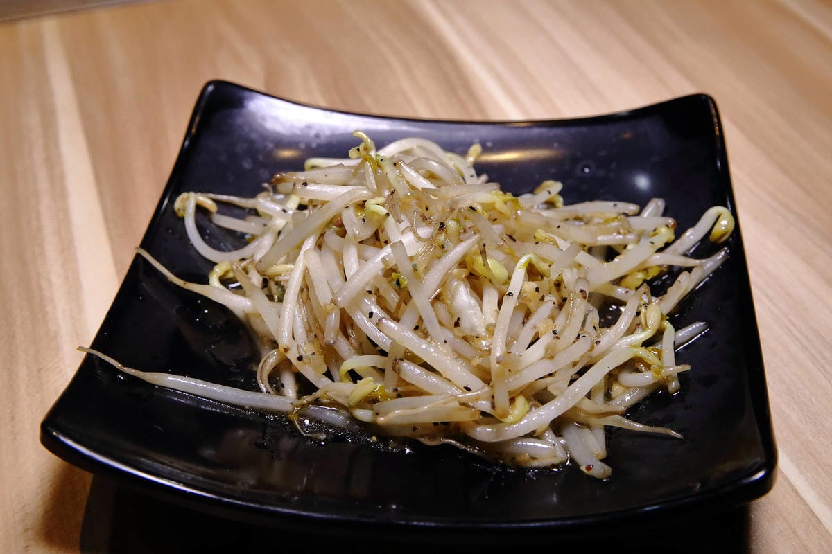 【食。中和】easy 鐵板料理．火鍋〜日式火鍋&鐵板燒，兩個願望一次滿足！高級鐵板燒料理卻平價又美味，自助吧/冰淇淋/飲品無限供應(已歇業)