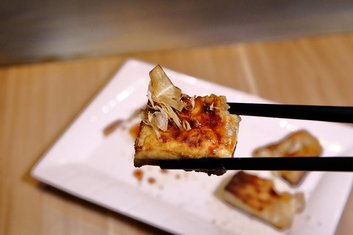 【食。中和】easy 鐵板料理．火鍋〜日式火鍋&鐵板燒，兩個願望一次滿足！高級鐵板燒料理卻平價又美味，自助吧/冰淇淋/飲品無限供應(已歇業)