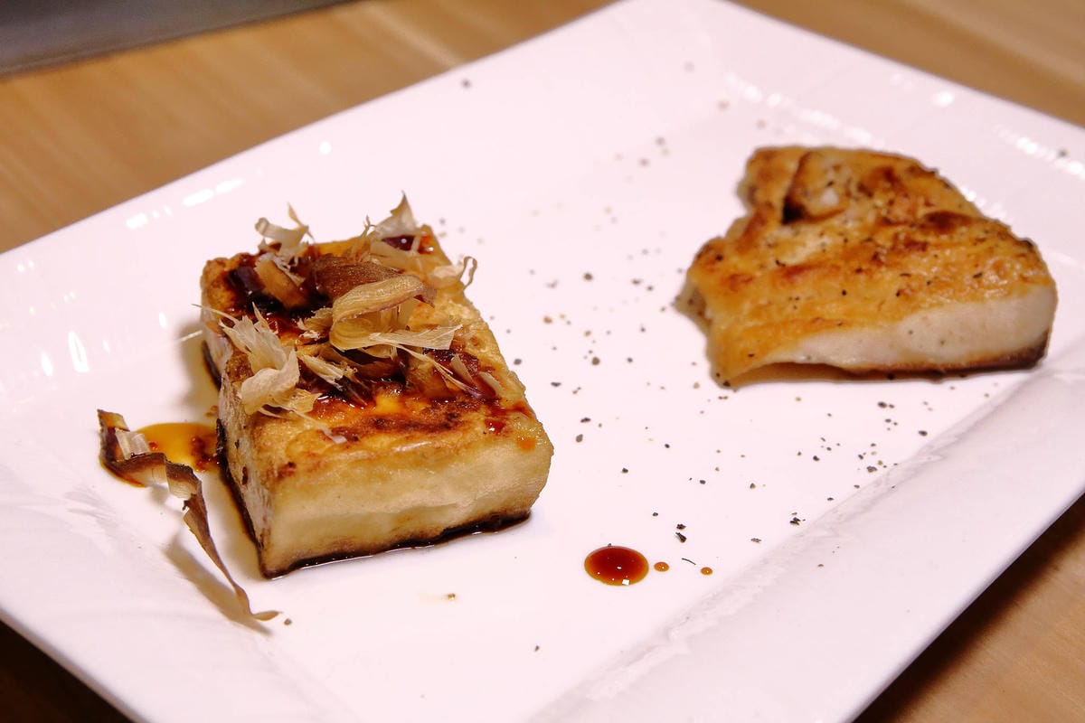 【食。中和】easy 鐵板料理．火鍋〜日式火鍋&鐵板燒，兩個願望一次滿足！高級鐵板燒料理卻平價又美味，自助吧/冰淇淋/飲品無限供應(已歇業)