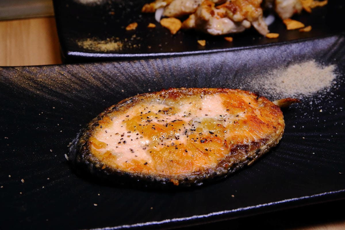 【食。中和】easy 鐵板料理．火鍋〜日式火鍋&鐵板燒，兩個願望一次滿足！高級鐵板燒料理卻平價又美味，自助吧/冰淇淋/飲品無限供應(已歇業)