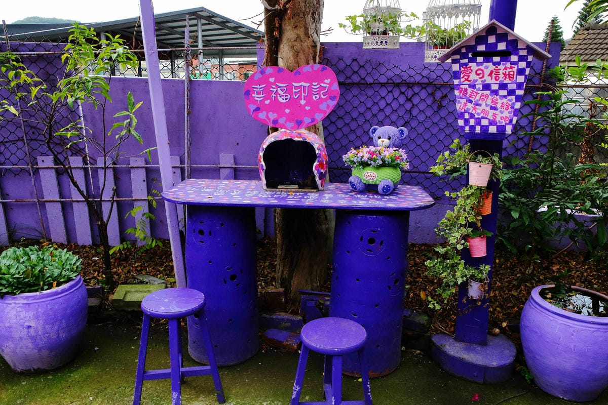 【遊。苗栗】噢哈娜咖啡屋〜寵物旅遊景點。會跟著你飛的雨傘！紫色風暴來襲，完全沉浸在這片紫色浪漫(110.3.1起寵物禁止入園)