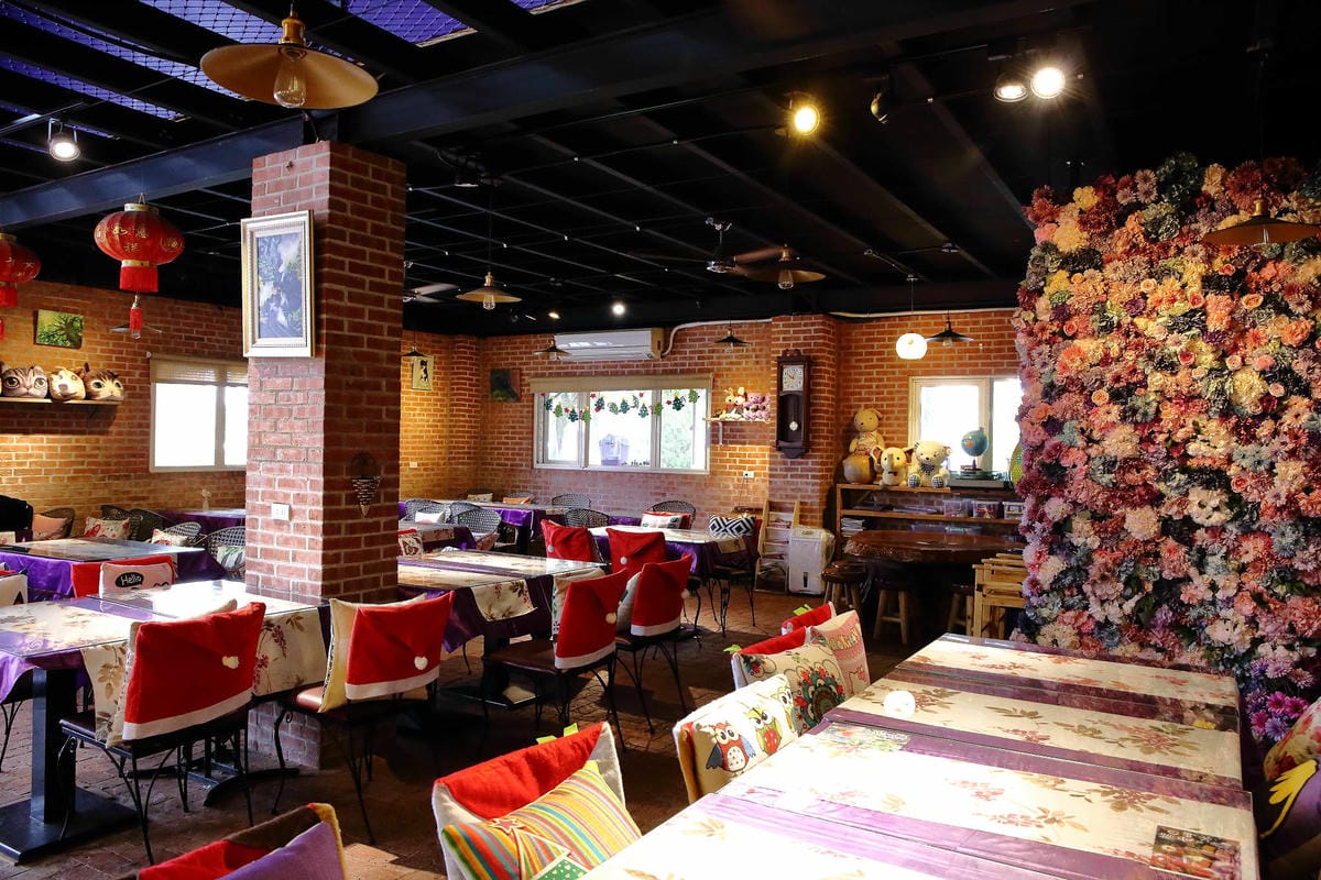 【遊。苗栗】噢哈娜咖啡屋〜寵物旅遊景點。會跟著你飛的雨傘！紫色風暴來襲，完全沉浸在這片紫色浪漫(110.3.1起寵物禁止入園)