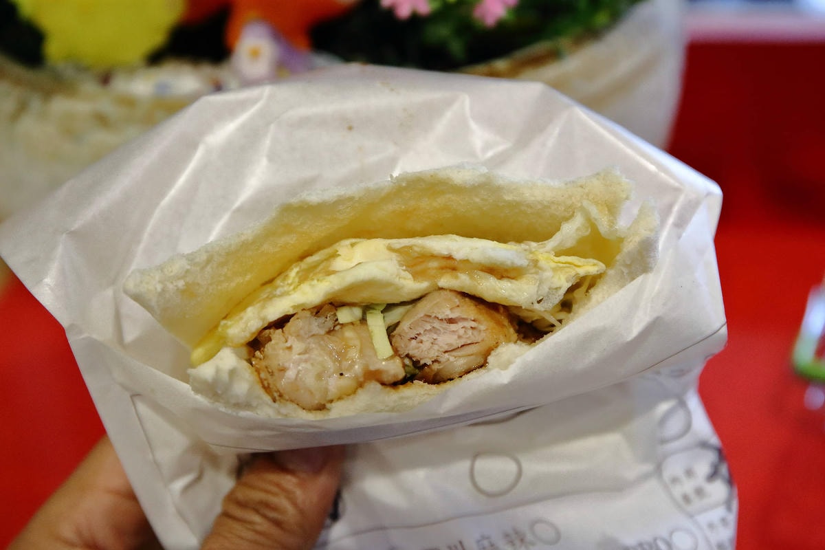 【食。中和】3King早午餐〜親民銅板價炙烤火焰原肉片,飲料無限暢飲,早餐就是要吃得豐盛飽足!(已歇業)