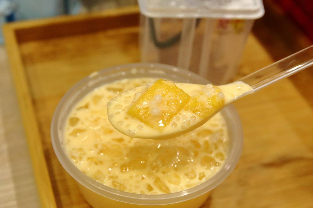 【食。台北】糖朝甜品舖The Sweet Dynasty〜台北101美食街新開幕！香港甜品的逆襲，好喝好拍好好玩的手搖飲，每一杯都想喝！