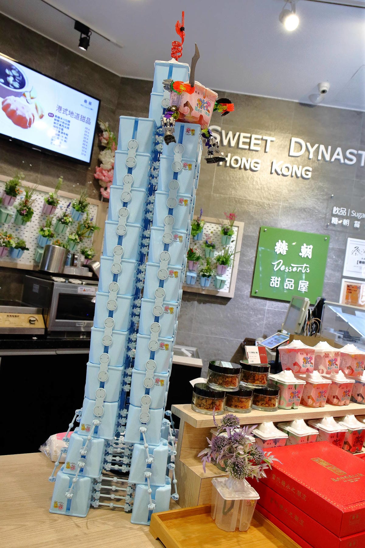 【食。台北】糖朝甜品舖The Sweet Dynasty〜台北101美食街新開幕！香港甜品的逆襲，好喝好拍好好玩的手搖飲，每一杯都想喝！