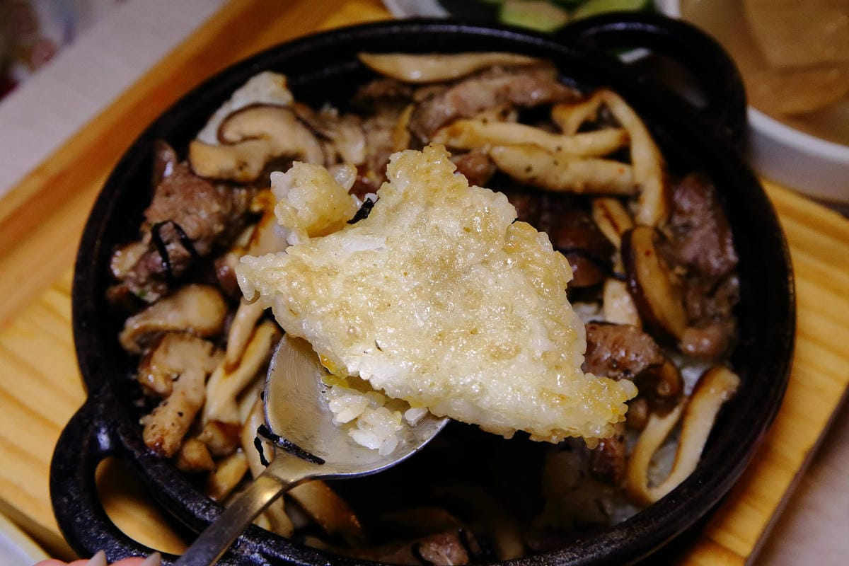 【食。新竹】私嚐の吃飯〜新竹寵物友善餐聽。份量豪邁、創意十足的丼飯一吃就上癮！(寵物可落地+寵物餐)