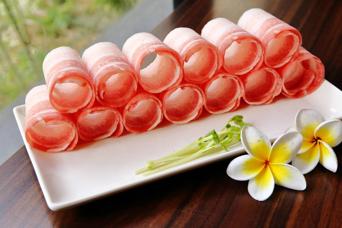 【食。台中】黃金張老甕東北酸菜鍋〜超人氣酸菜白肉鍋!雙人套餐、超值優惠,道地的東北口味,零負評!