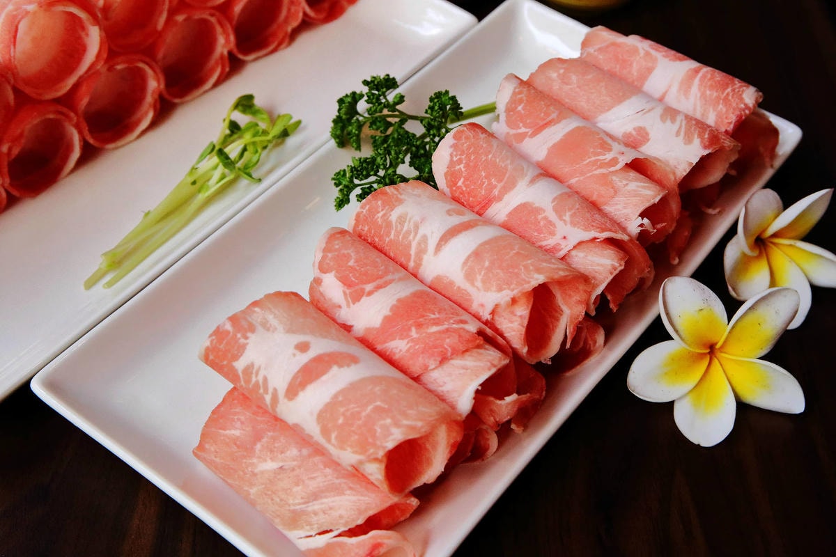 【食。台中】黃金張老甕東北酸菜鍋〜超人氣酸菜白肉鍋!雙人套餐、超值優惠,道地的東北口味,零負評!