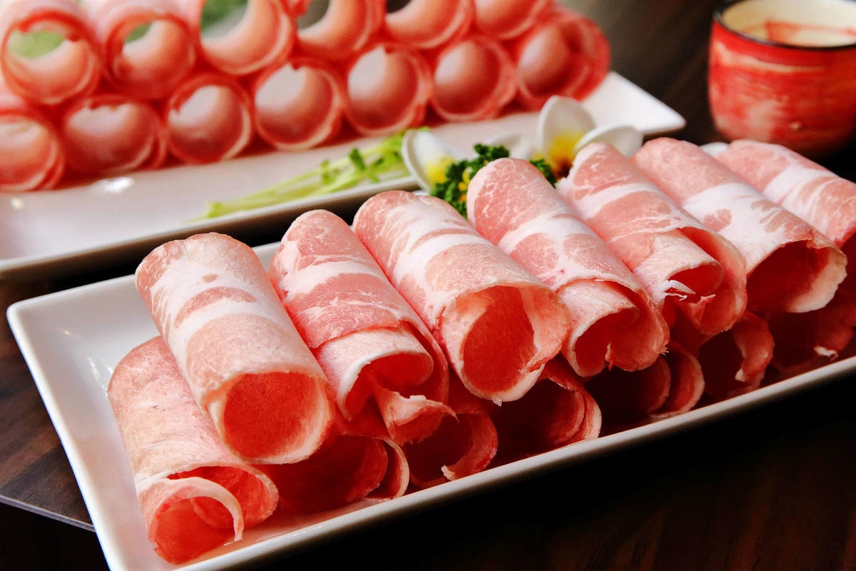 【食。台中】黃金張老甕東北酸菜鍋〜超人氣酸菜白肉鍋!雙人套餐、超值優惠,道地的東北口味,零負評!