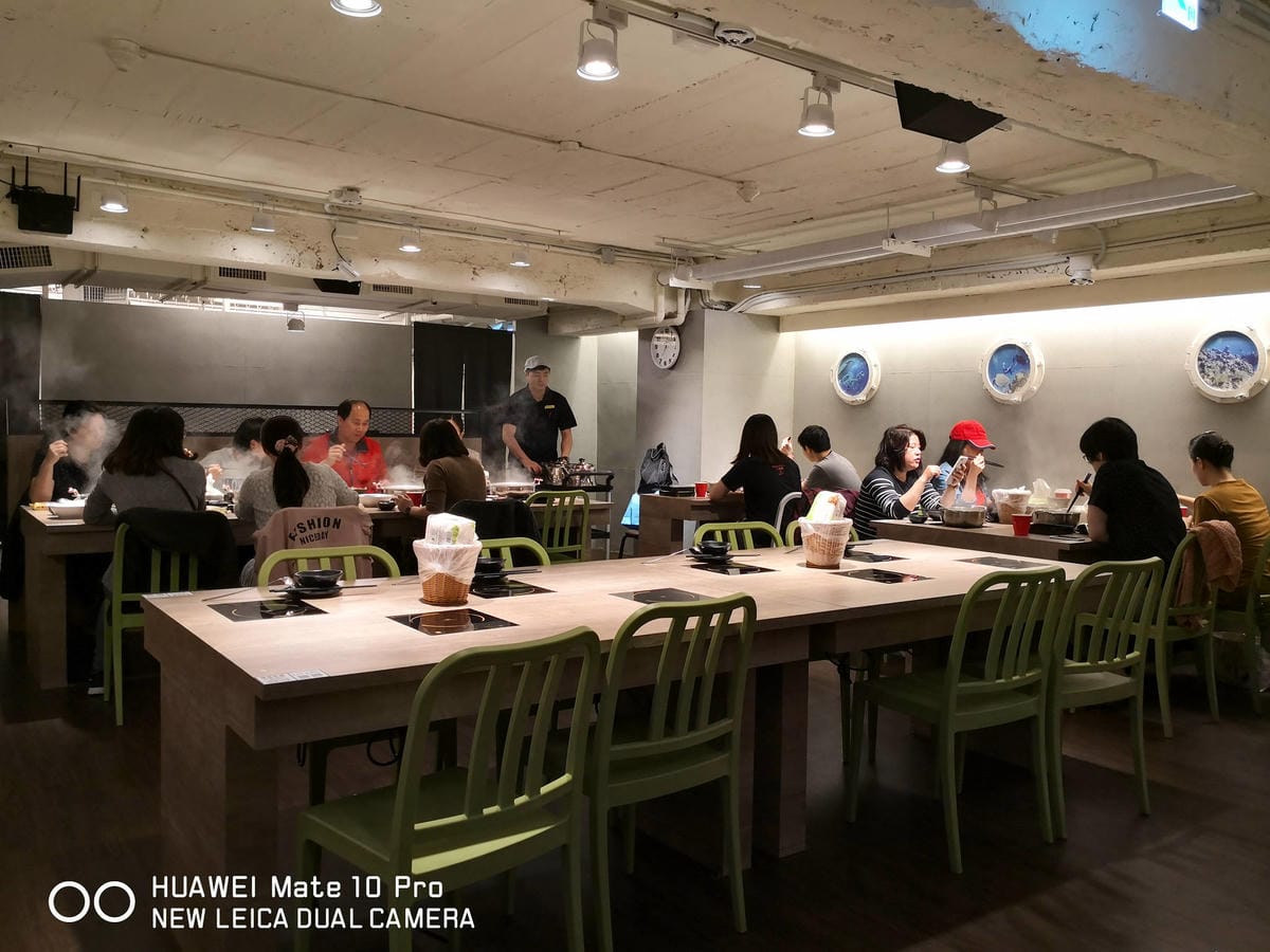 【食。萬華】東吉水產超市火鍋〜新開幕！萬華也有超市火鍋了，自助吧吃到飽，想吃什麼自己挑選！(已歇業)