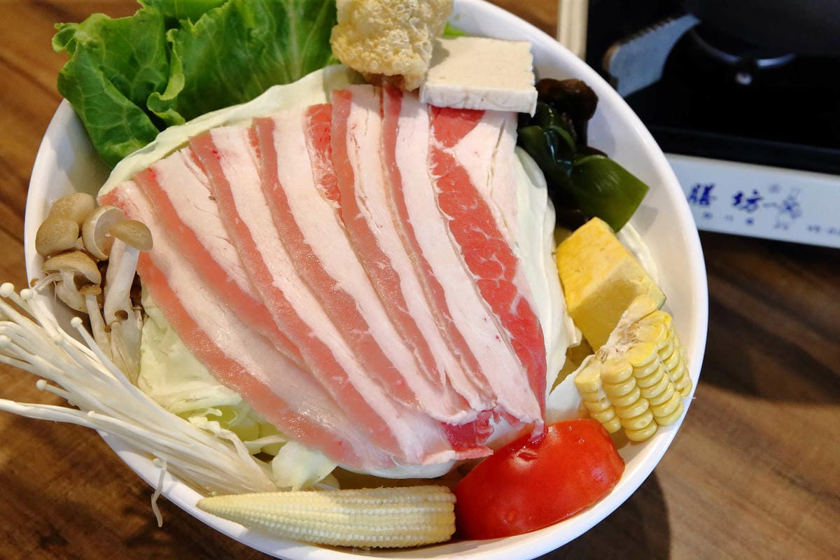 【食。台北】Coco Brother 椰兄-南京店〜新開幕！一秒飛到泰國！嘟嘟車美食之旅，泰酸泰辣泰好吃！（寵物友善餐聽）