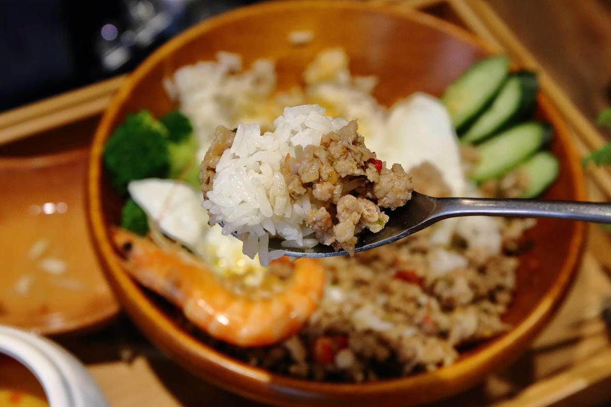 【食。台北】Coco Brother 椰兄-南京店〜新開幕！一秒飛到泰國！嘟嘟車美食之旅，泰酸泰辣泰好吃！（寵物友善餐聽）