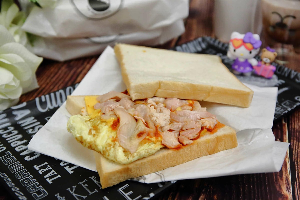 【食。中和】EVERYDAY CAFE廟口店〜現做吐司專賣。美好的早餐從這裡開始,爆量內餡每一口都大滿足!