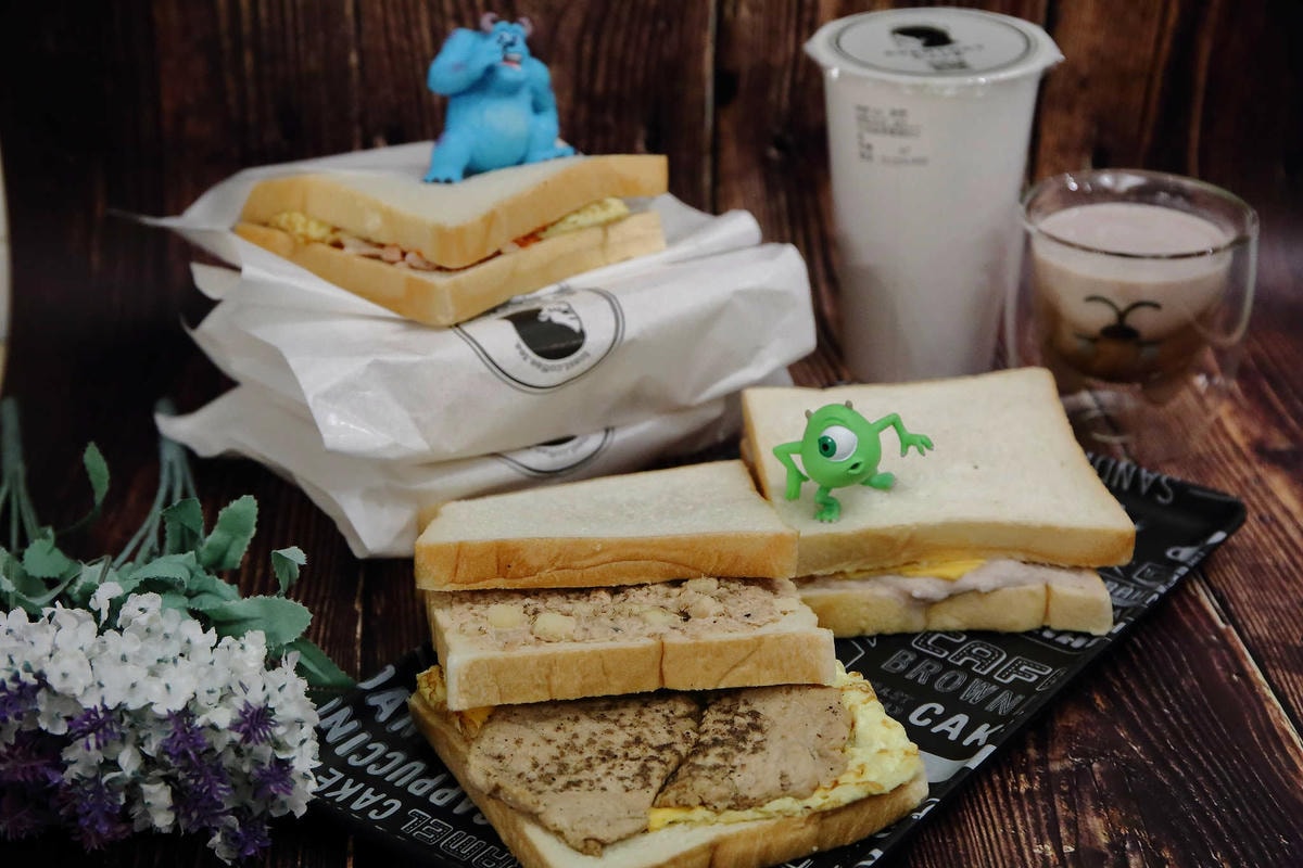 【食。中和】EVERYDAY CAFE廟口店〜現做吐司專賣。美好的早餐從這裡開始,爆量內餡每一口都大滿足!