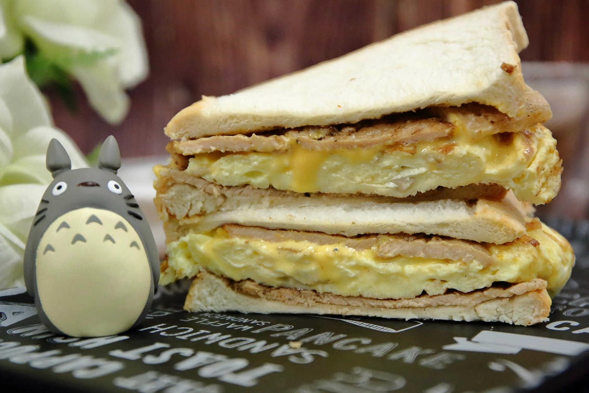 【食。中和】EVERYDAY CAFE廟口店〜現做吐司專賣。美好的早餐從這裡開始,爆量內餡每一口都大滿足!