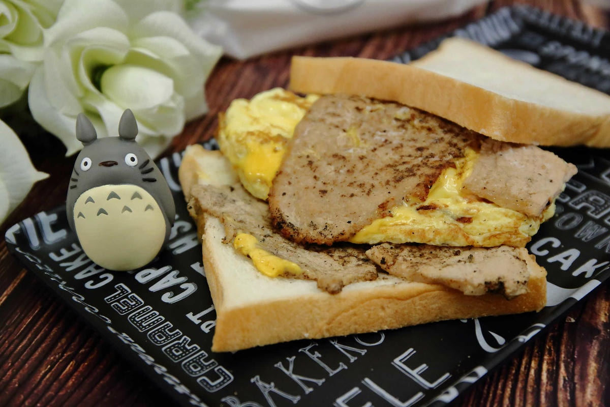 【食。中和】EVERYDAY CAFE廟口店〜現做吐司專賣。美好的早餐從這裡開始,爆量內餡每一口都大滿足!