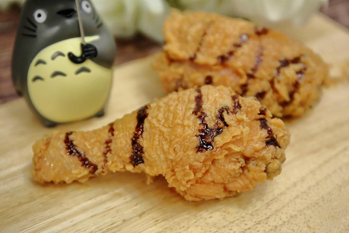 【食。三重】林太太手工石烤披薩貳號店-三重店〜蘆洲人氣PIZZA開來三重啦!還有「隱藏美食」 炸雞、泡泡冰,不管等多久就是要吃到!