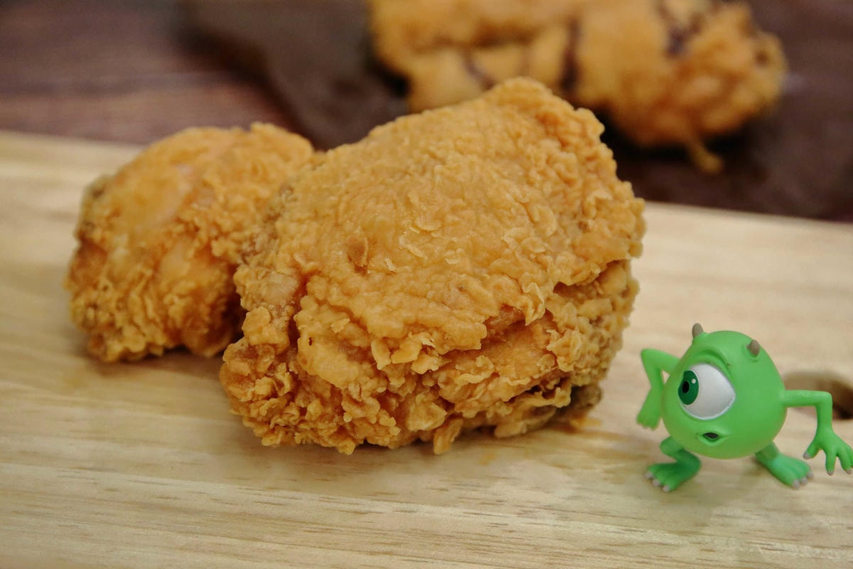 【食。三重】林太太手工石烤披薩貳號店-三重店〜蘆洲人氣PIZZA開來三重啦!還有「隱藏美食」 炸雞、泡泡冰,不管等多久就是要吃到!