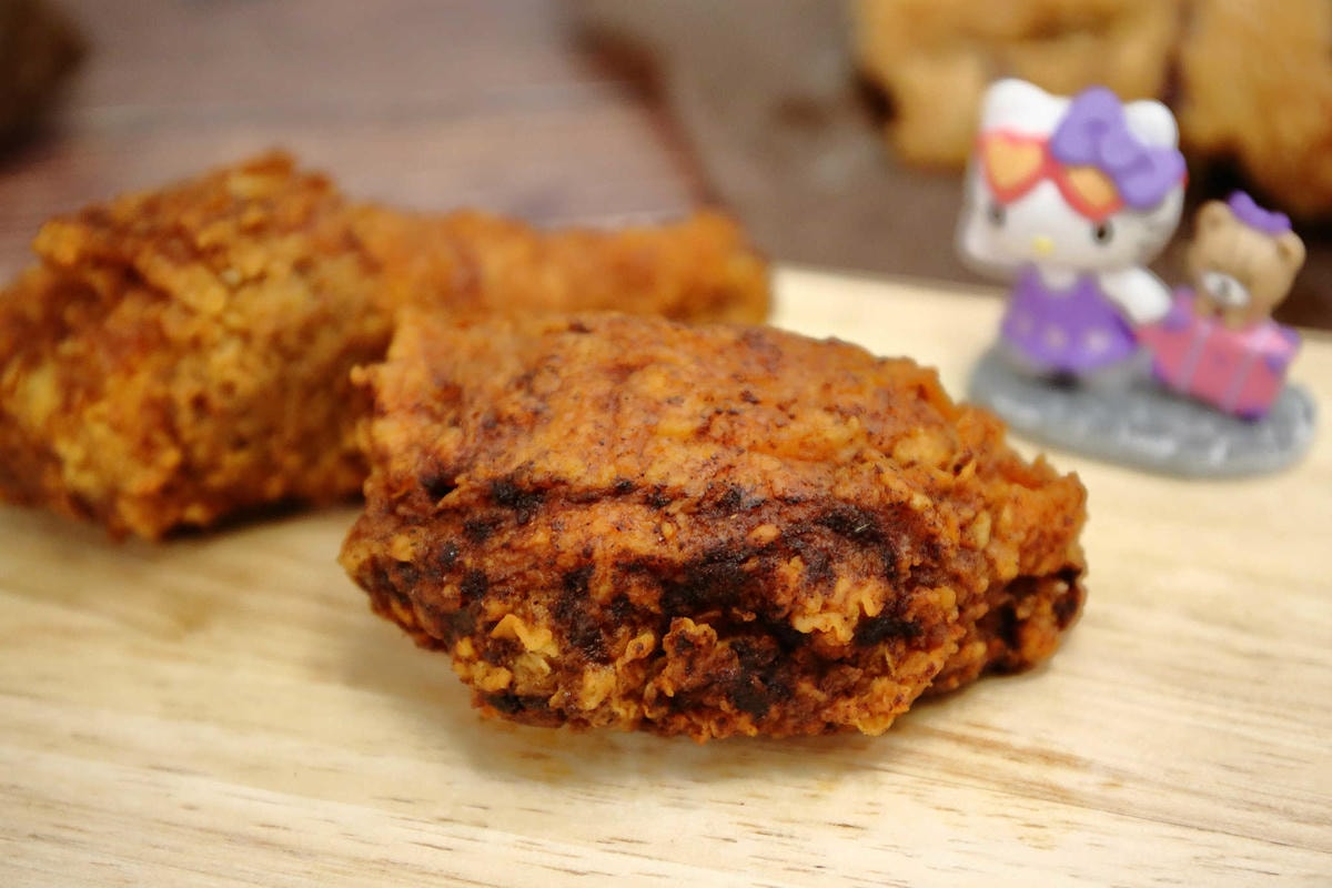 【食。三重】林太太手工石烤披薩貳號店-三重店〜蘆洲人氣PIZZA開來三重啦!還有「隱藏美食」 炸雞、泡泡冰,不管等多久就是要吃到!