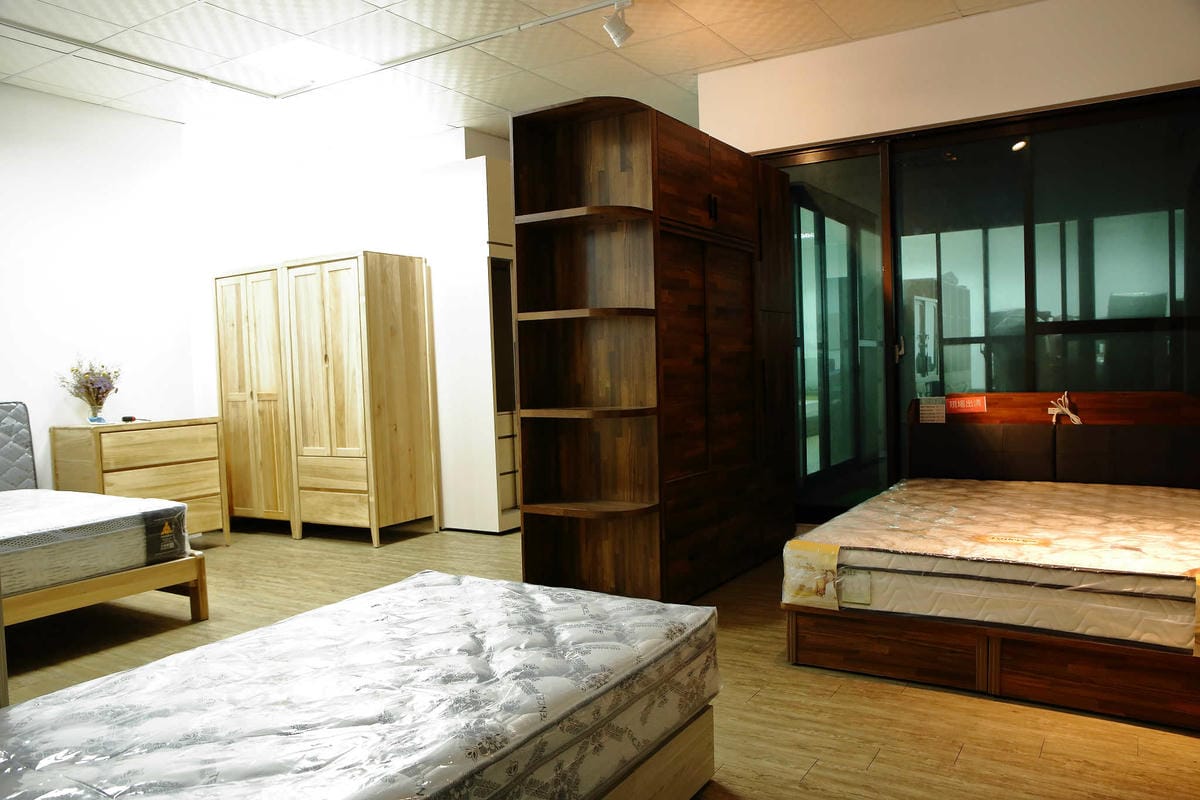 【苗栗家具店推薦】億家具批發倉庫〜過年除舊布新，採購尋寶趁現