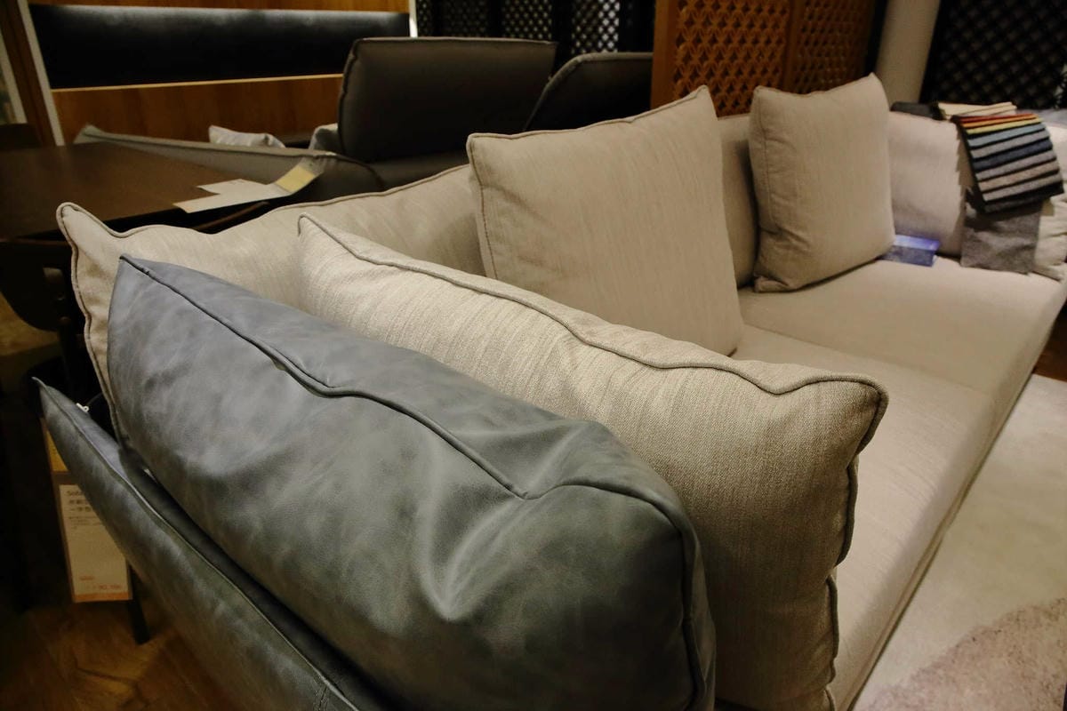 【苗栗家具店推薦】億家具批發倉庫〜過年除舊布新，採購尋寶趁現