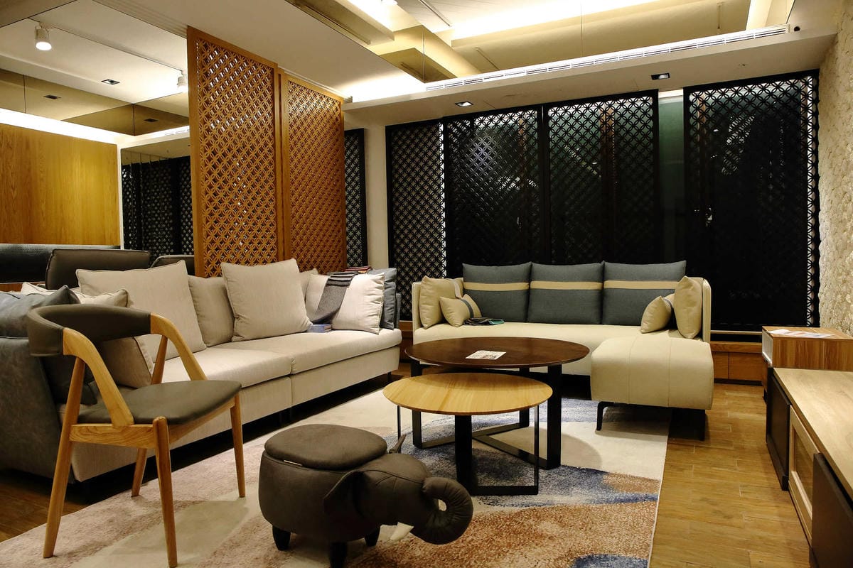 【苗栗家具店推薦】億家具批發倉庫〜過年除舊布新，採購尋寶趁現