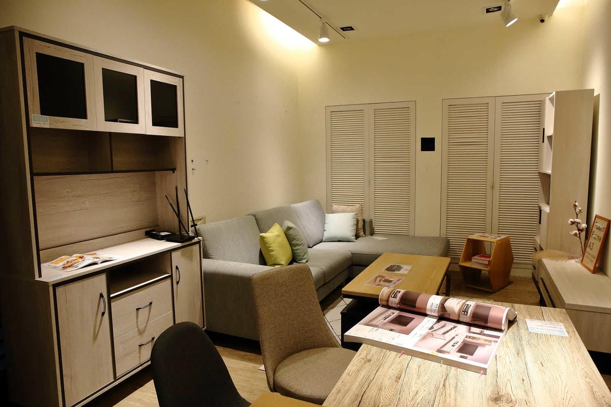 【苗栗家具店推薦】億家具批發倉庫〜過年除舊布新，採購尋寶趁現