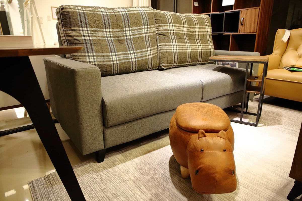 【苗栗家具店推薦】億家具批發倉庫〜過年除舊布新，採購尋寶趁現