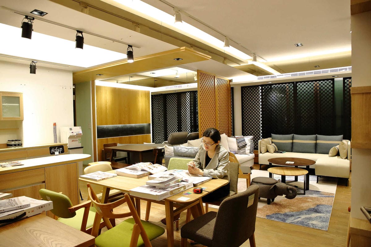 【苗栗家具店推薦】億家具批發倉庫〜過年除舊布新，採購尋寶趁現