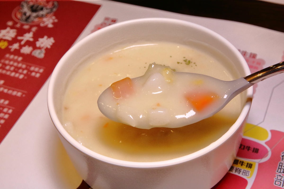 【食。板橋】究極上火焰炙燒牛排〜肉食控必訪!美式工業風,平價老饕級牛排,意猶未盡的好滋味