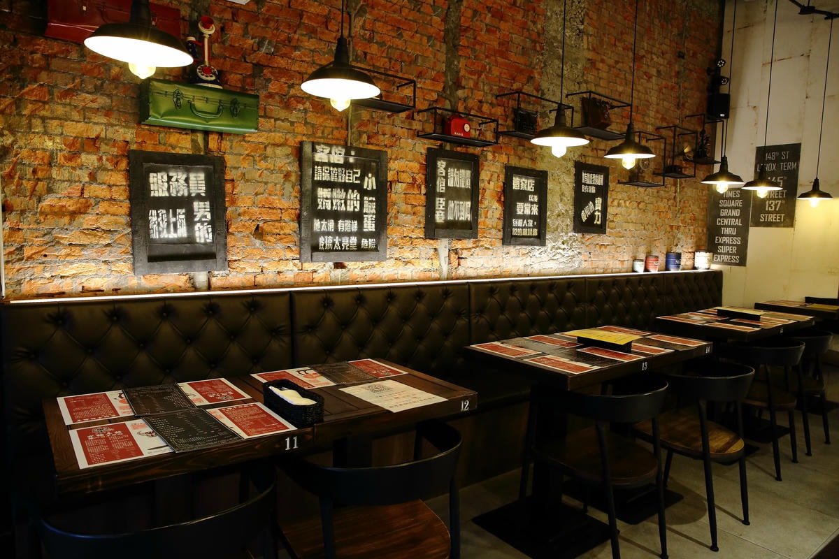 【食。板橋】究極上火焰炙燒牛排〜肉食控必訪!美式工業風,平價老饕級牛排,意猶未盡的好滋味