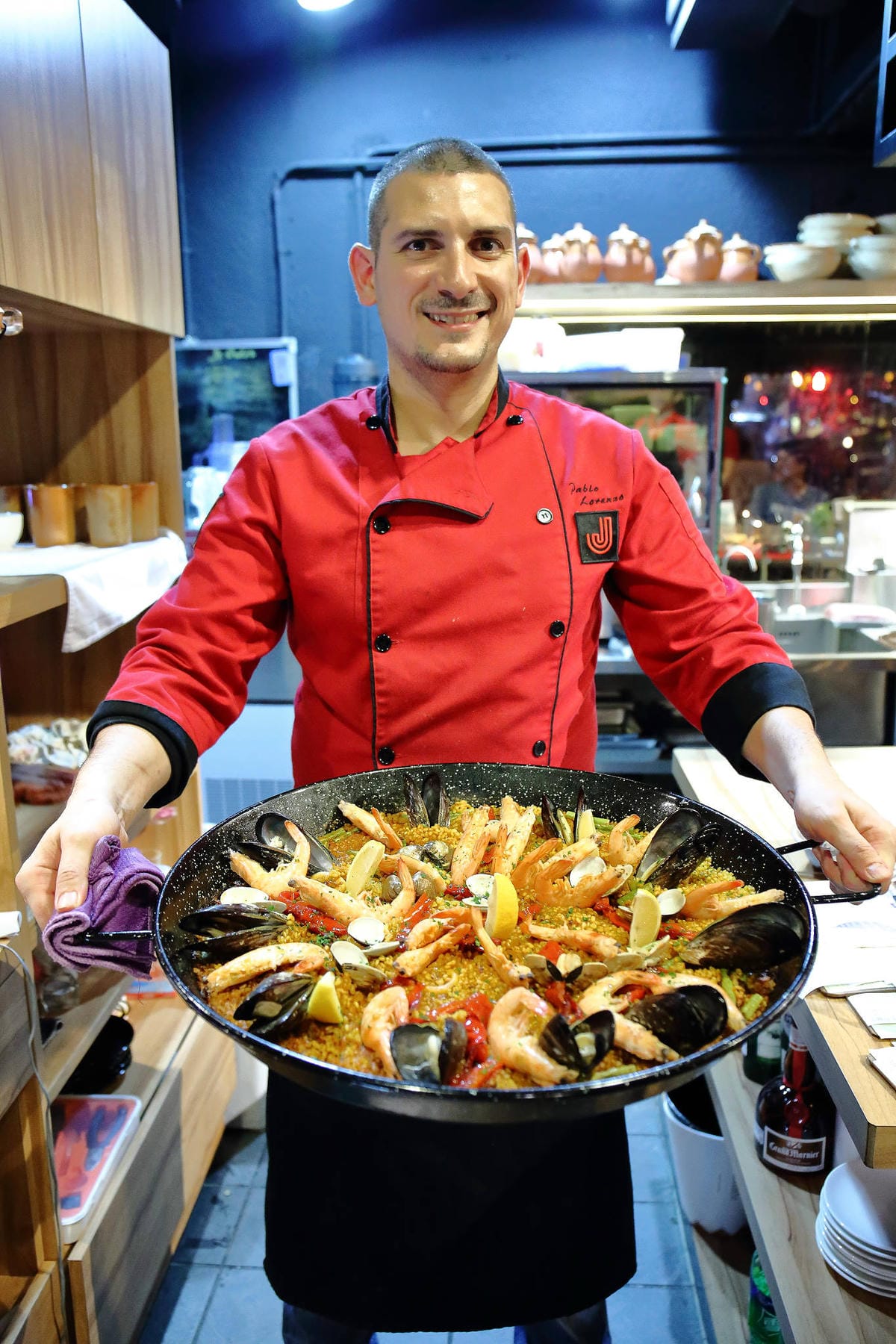 【食。台北】JUJU Spanish Gastrobar〜西班牙餐酒館。來自西班牙的帥氣型男主廚上菜，感受最道地的西班牙經典原味！