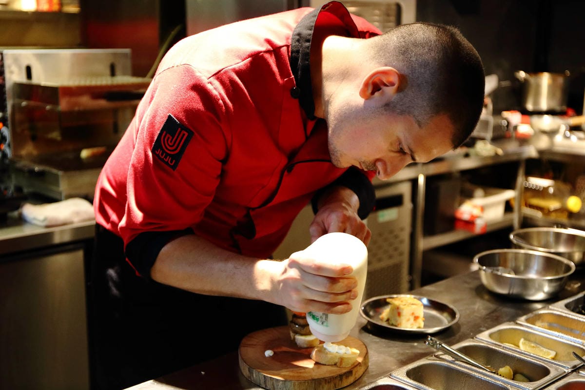 【食。台北】JUJU Spanish Gastrobar〜西班牙餐酒館。來自西班牙的帥氣型男主廚上菜，感受最道地的西班牙經典原味！