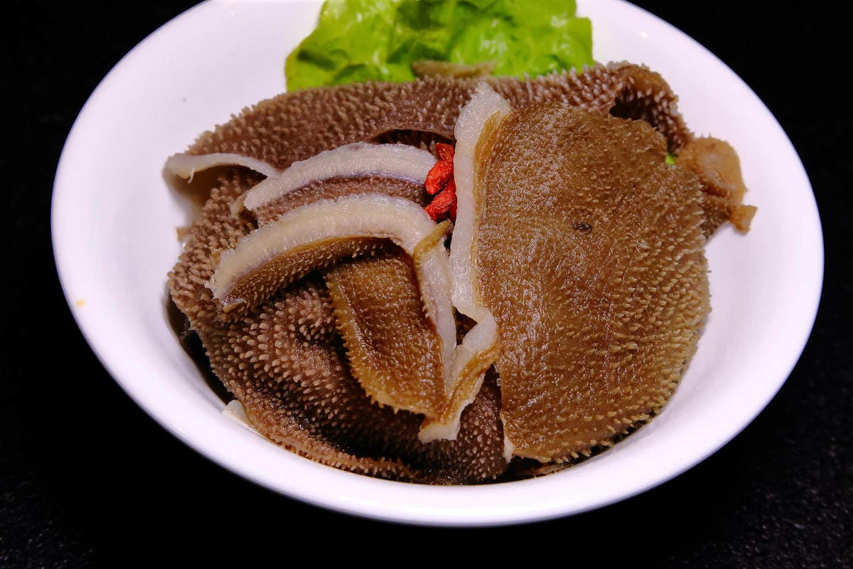 【食。板橋】東華川府重慶老火鍋〜正宗傳統重慶麻辣火鍋。重慶老師傅秘製鍋底，湯底麻、辣、鮮、香，怕辣的也敢吃！