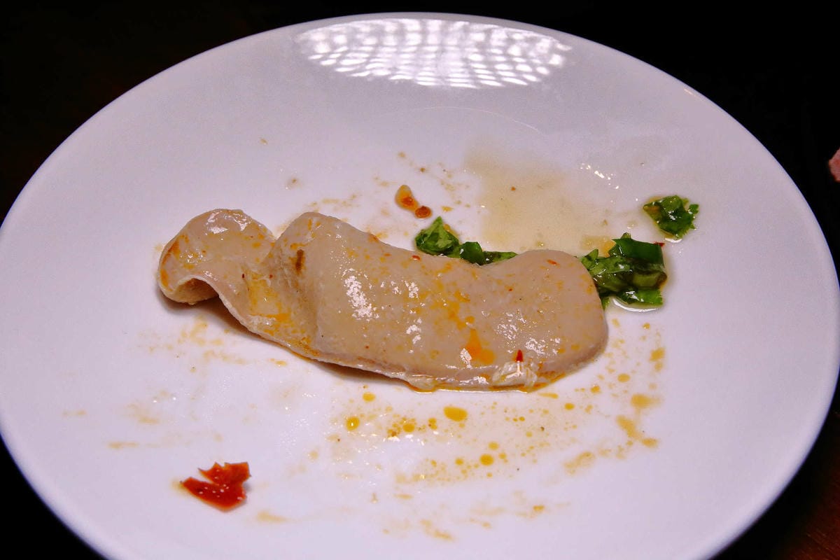 【食。板橋】東華川府重慶老火鍋〜正宗傳統重慶麻辣火鍋。重慶老師傅秘製鍋底，湯底麻、辣、鮮、香，怕辣的也敢吃！