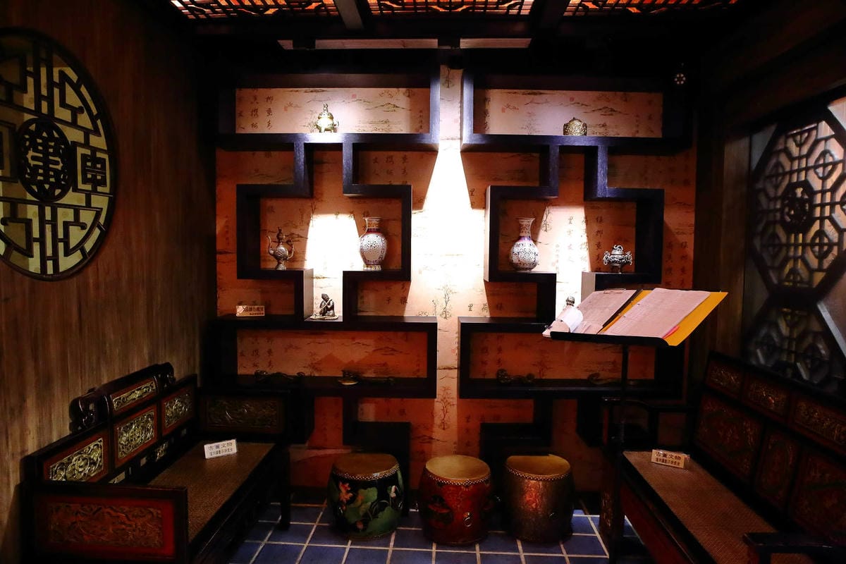 【食。板橋】東華川府重慶老火鍋〜正宗傳統重慶麻辣火鍋。重慶老師傅秘製鍋底，湯底麻、辣、鮮、香，怕辣的也敢吃！