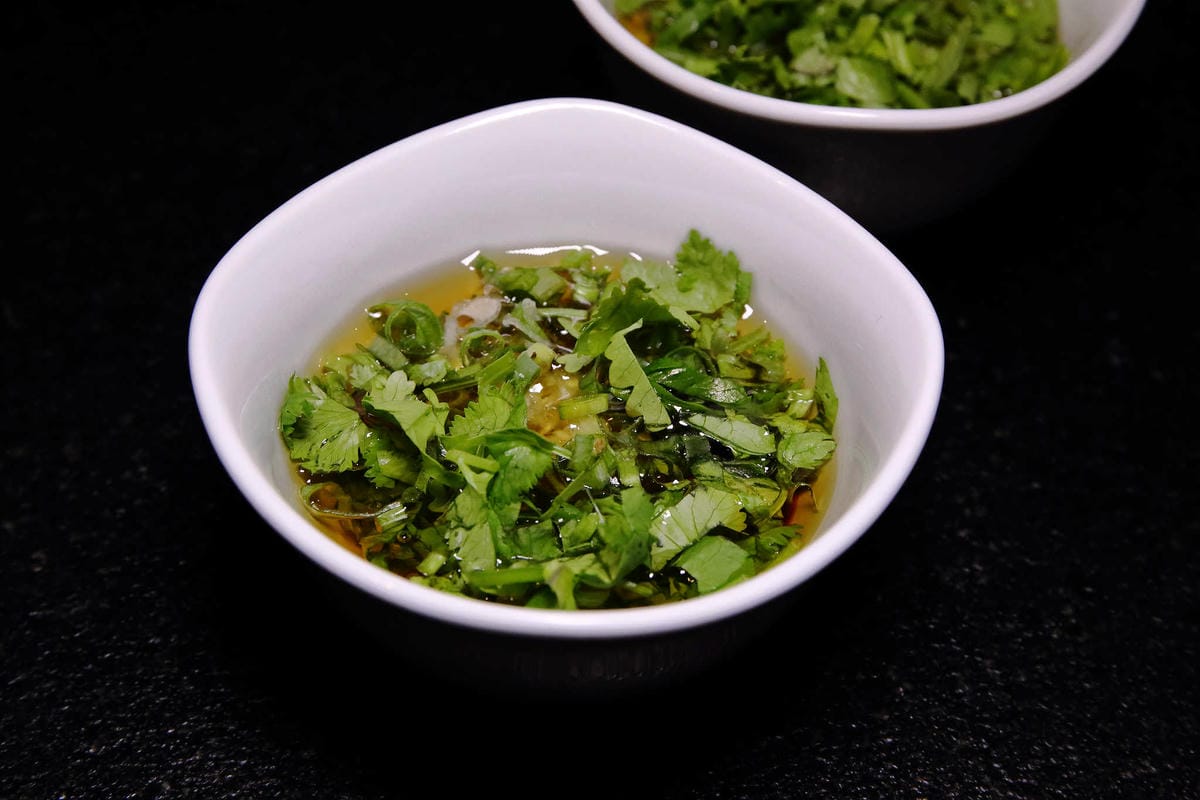 【食。板橋】東華川府重慶老火鍋〜正宗傳統重慶麻辣火鍋。重慶老師傅秘製鍋底，湯底麻、辣、鮮、香，怕辣的也敢吃！