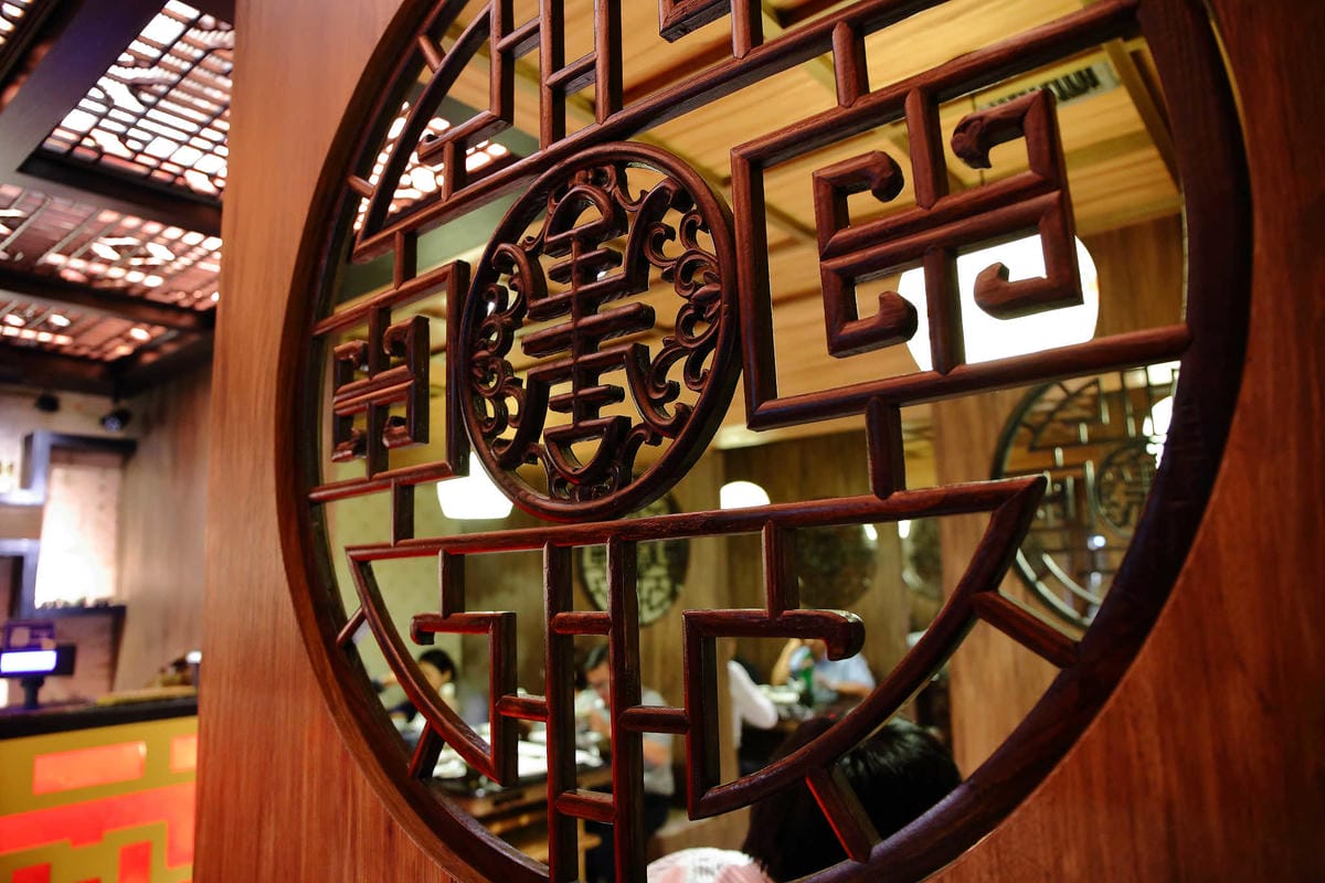 【食。板橋】東華川府重慶老火鍋〜正宗傳統重慶麻辣火鍋。重慶老師傅秘製鍋底，湯底麻、辣、鮮、香，怕辣的也敢吃！