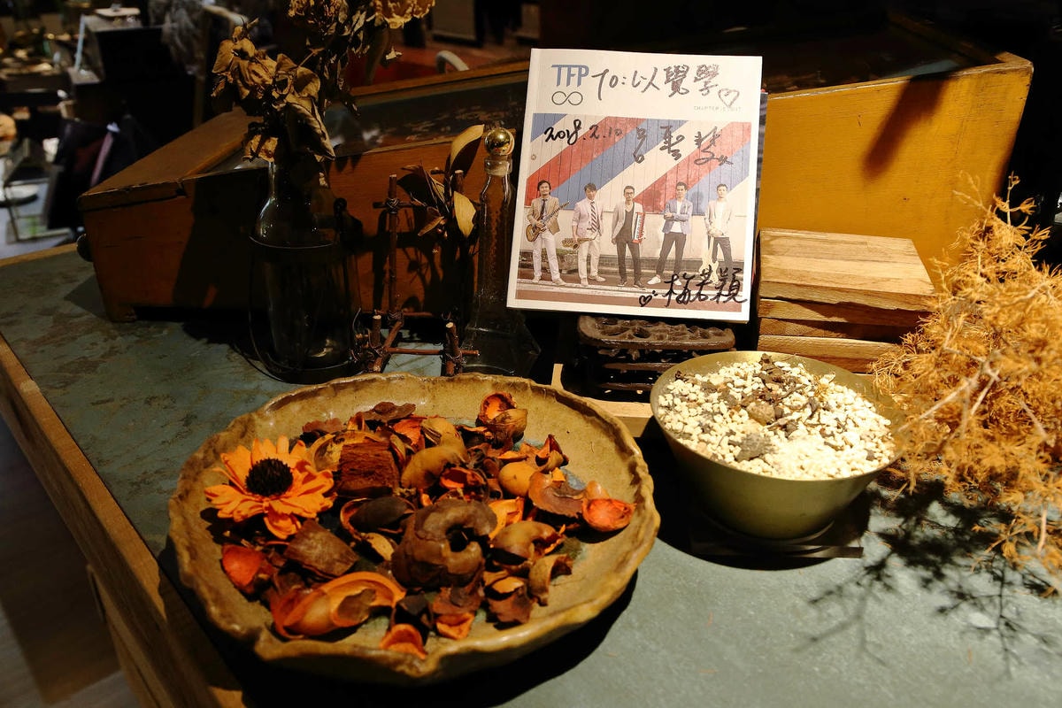 【台北親子手作DIY】以覺學 intzuition 金工實驗室〜當代金工首飾創作 / 手作教學 / 工藝設計選品。獨特的創作體驗,只屬於你的專屬皮件金工