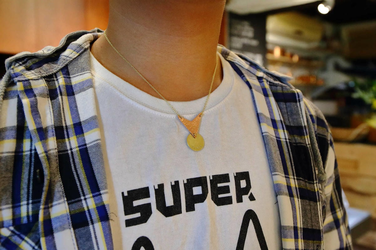 【台北親子手作DIY】以覺學 intzuition 金工實驗室〜當代金工首飾創作 / 手作教學 / 工藝設計選品。獨特的創作體驗,只屬於你的專屬皮件金工