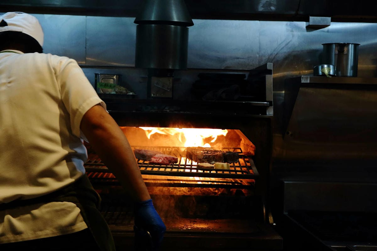 【食。台北】TK SEAFOOD & STEAK〜名不虛傳的低調牛排館，獨家熟成技術頂級美味牛排，高貴不貴，負擔得起的奢華享受