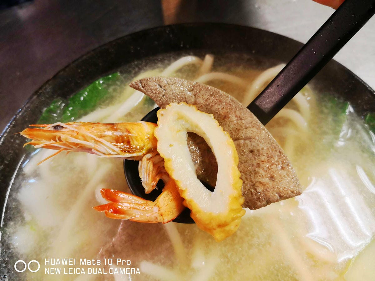 【食。基隆】仁愛市場2樓：延三阿寶(台北大橋頭)〜基隆最好吃的不在廟口！基隆人最愛的市場美食，大碗滿意、CP值超級高