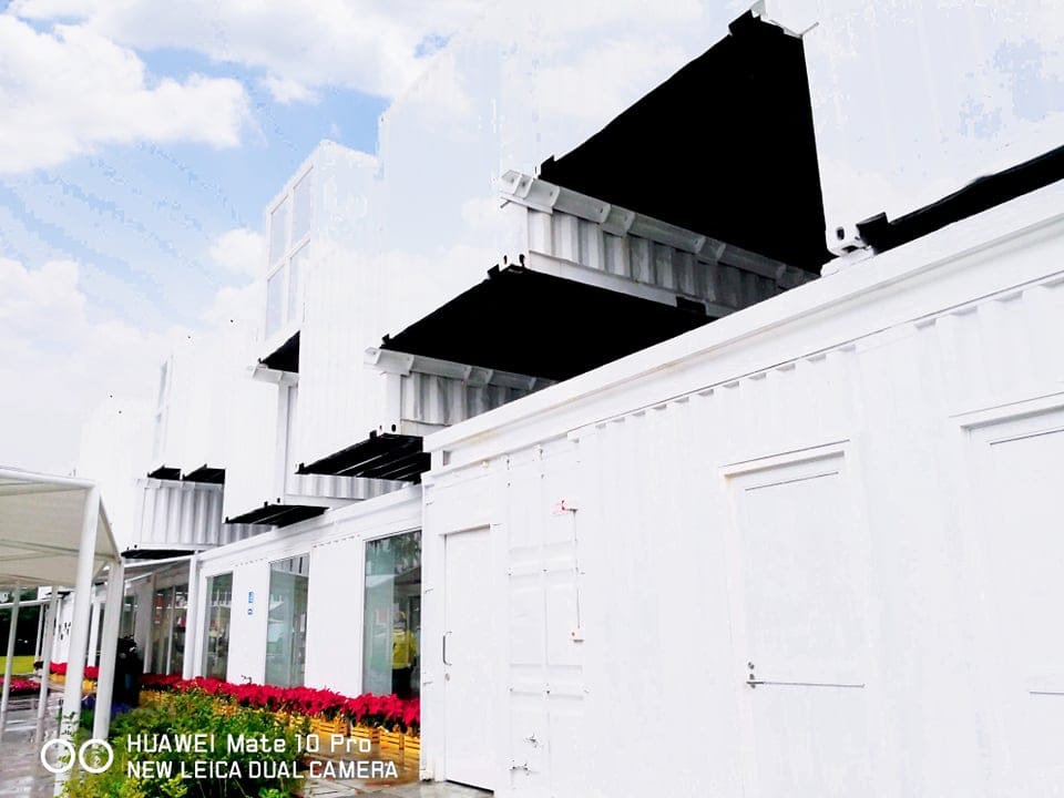 【遊。宜蘭】龍潭湖畔悠活園區Herbelle+HoWine&Cafe純白貨櫃景觀咖啡〜宜蘭礁溪新景點！擁有大片草皮綠意盎然，免費參觀、遛小孩景點