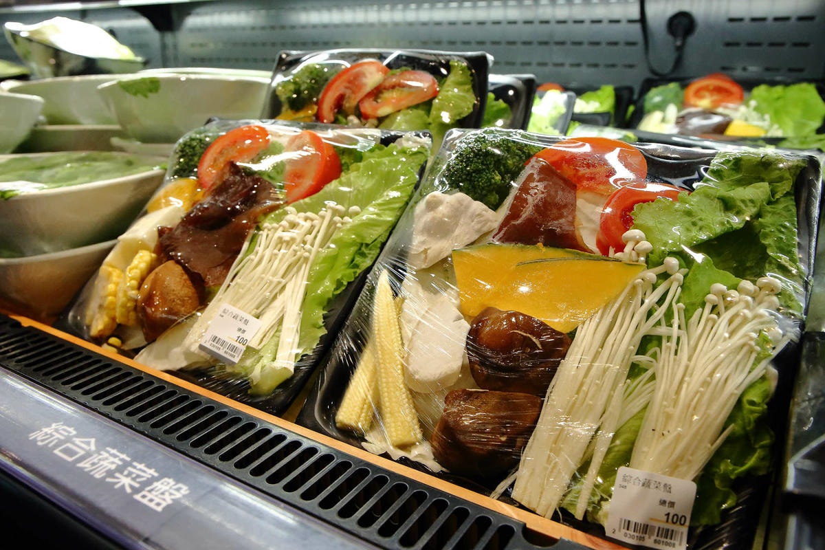 【食。台北】祥富水產新光南西店〜大排長龍的超人氣超市火鍋!海產新鮮直送,想吃什麼自己拿,銅板價就能吃到超滿足(已歇業)